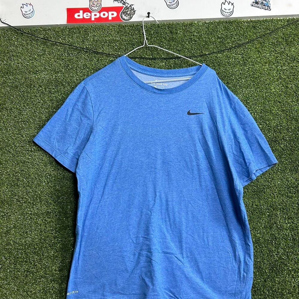 Nike Men's Blue T-shirt